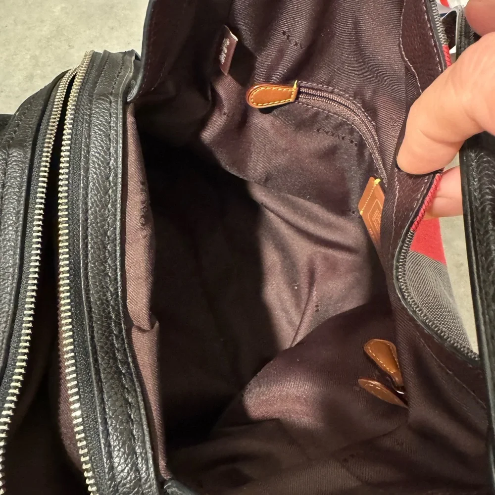 Coach Edie 31 Horse and Carriage Shoulder Bag! - Picture 10 of 12